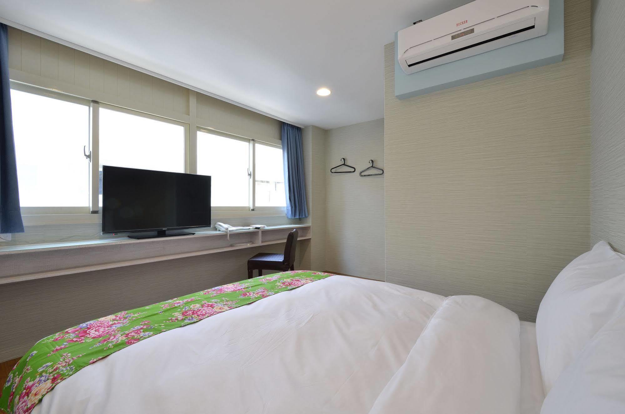 Mini Box Hotel Ταϊπέι Εξωτερικό φωτογραφία